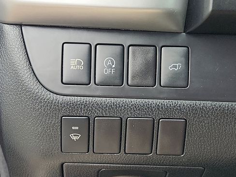 Used 2017 Toyota Highlander XLE image 24