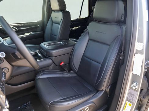 Used 2024 GMC Yukon Denali AWD/4WD image 10