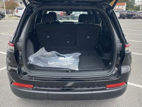 New 2025 Jeep Grand Cherokee Limited image 7