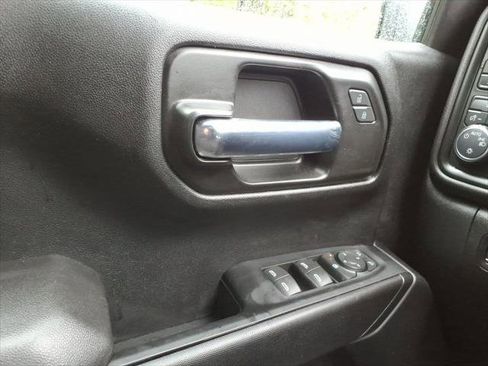 Used 2022 Chevrolet Silverado 1500 Custom AWD/4WD image 12