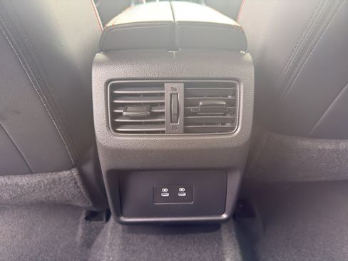 Certified 2025 Nissan Rogue SV image 31