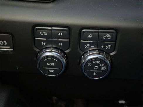 Used 2024 GMC Sierra 2500 AT4 w/ AT4 Premium Plus Package image 14