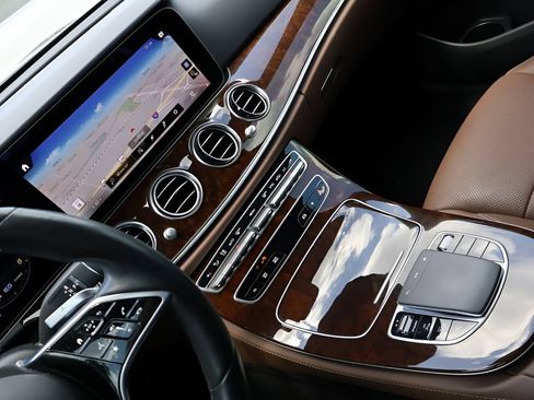 Used 2023 Mercedes-Benz E 450 4MATIC Sedan image 21