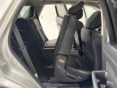 Used 2023 Nissan Pathfinder Platinum image 27