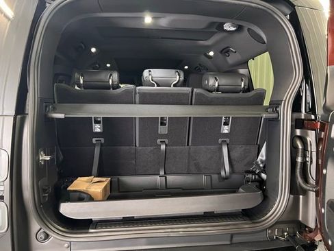 New 2026 Land Rover Defender 130 X-Dynamic SE image 29