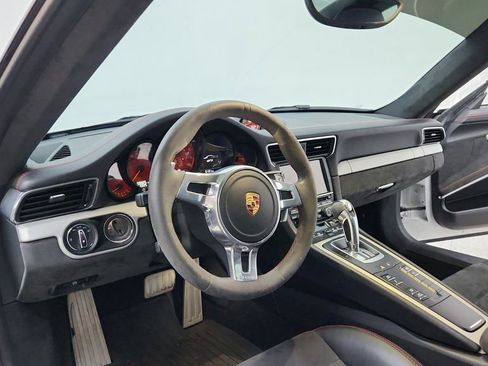 Used 2014 Porsche 911 GT3 image 18