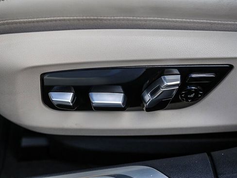 Used 2020 BMW 750i xDrive w/ Executive Package image 31