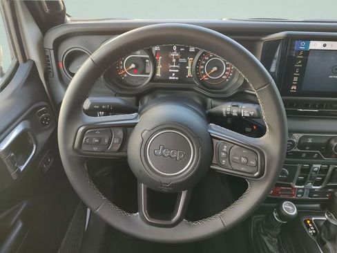 Certified 2025 Jeep Wrangler Unlimited Rubicon image 11