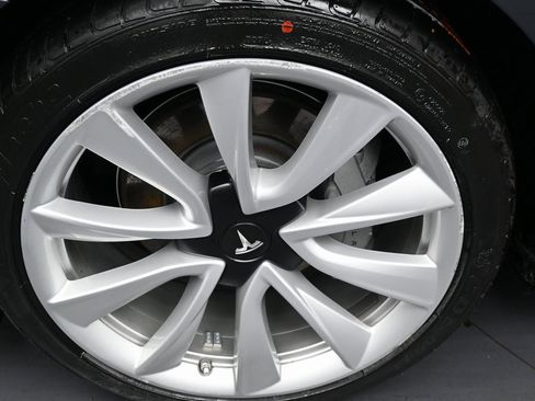 Used 2018 Tesla Model 3 Performance image 35