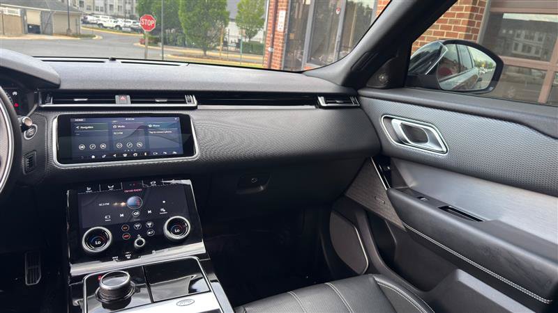 Used 2018 Land Rover Range Rover Velar R-Dynamic SE AWD/4WD image 25
