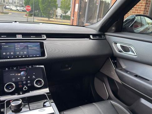 Used 2018 Land Rover Range Rover Velar R-Dynamic SE AWD/4WD image 25