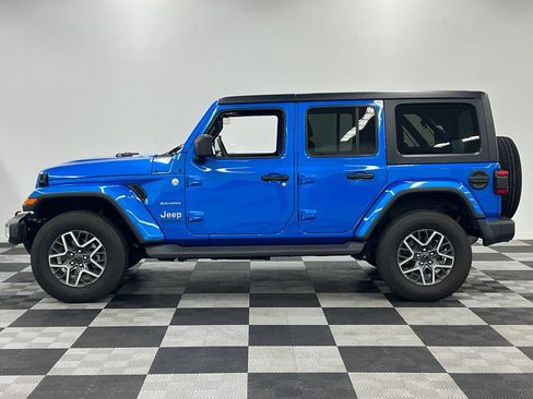 Used 2024 Jeep Wrangler Unlimited Sahara w/ Technology Group AWD/4WD image 7