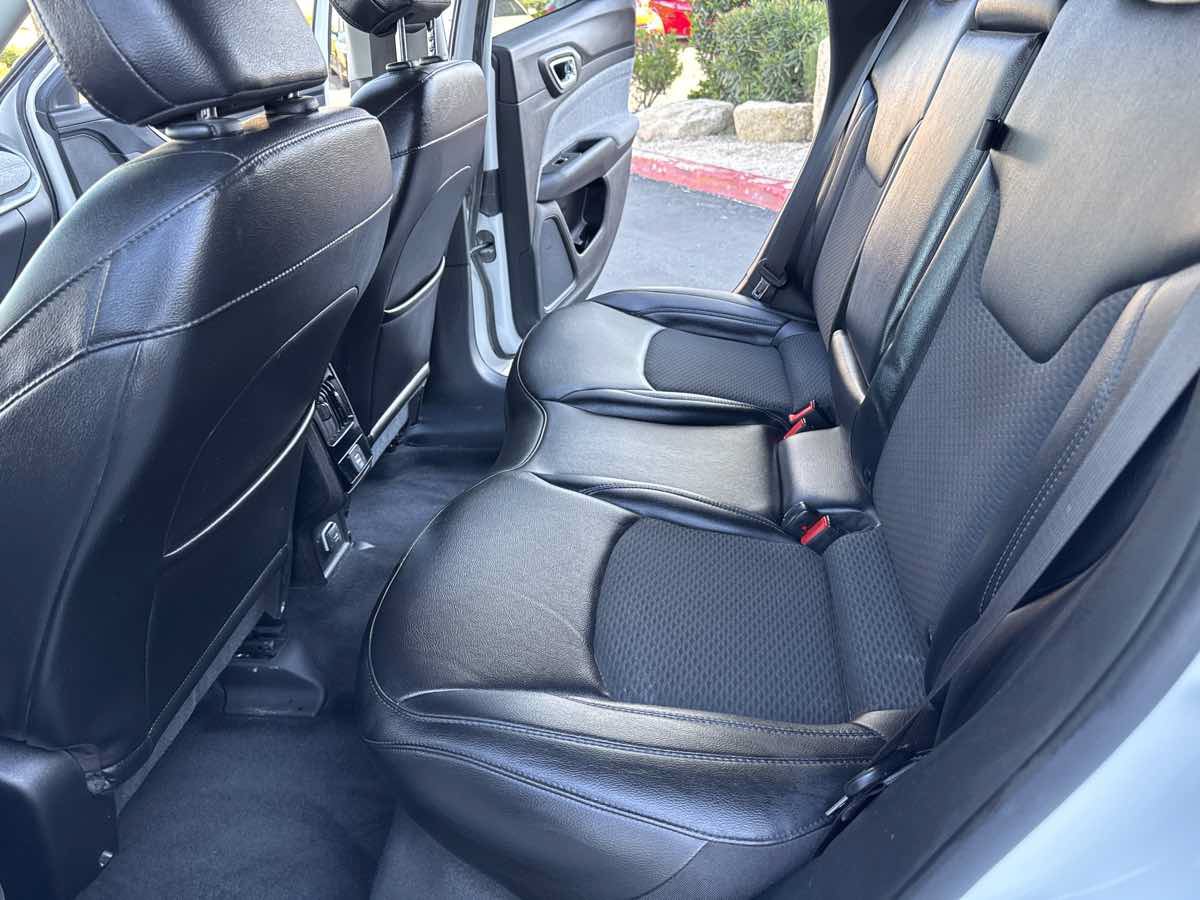 Used 2022 Jeep Compass Latitude FWD image 23