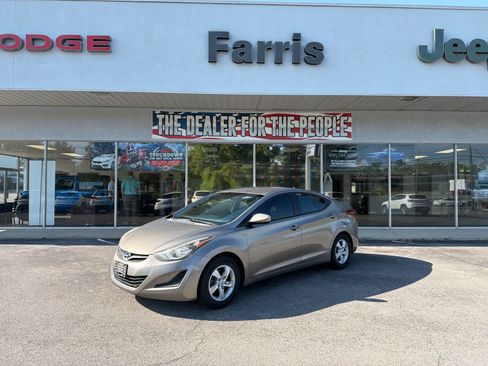 Used 2014 Hyundai Elantra SE FWD image 1