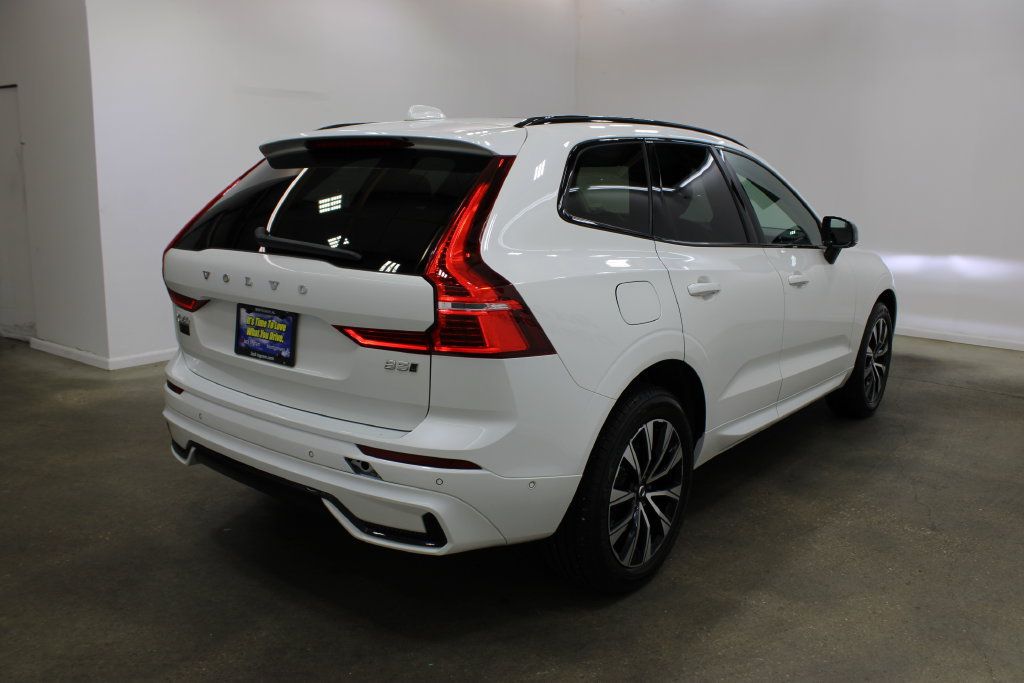 Used 2024 Volvo XC60 B5 Plus AWD/4WD image 5