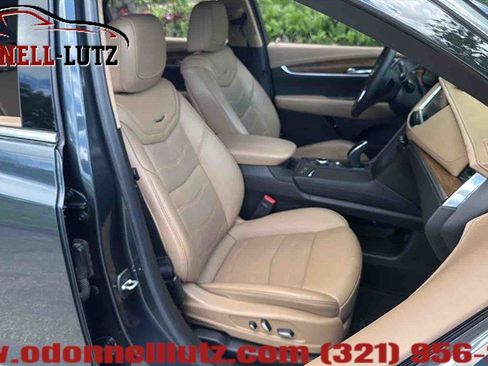 Used 2020 Cadillac XT5 Premium Luxury w/ Platinum Package FWD image 9