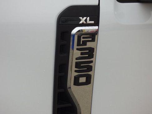 New 2026 Ford F350 XL w/ XL Chrome Package image 3