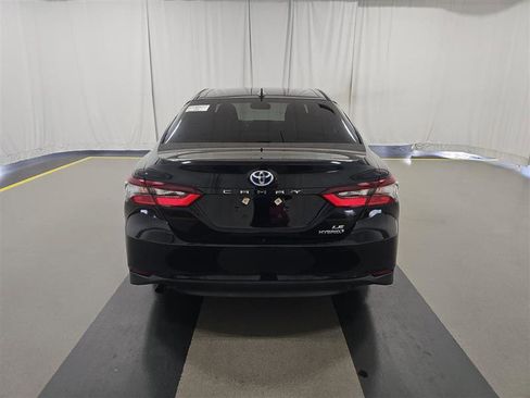 Used 2023 Toyota Camry LE w/ Audio Upgrade Package FWD image 5