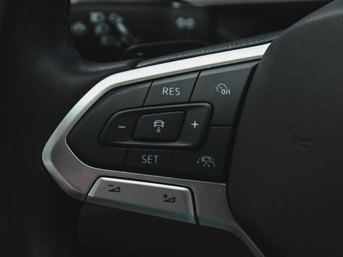 Used 2025 Volkswagen Atlas SEL Premium R-Line AWD/4WD image 31