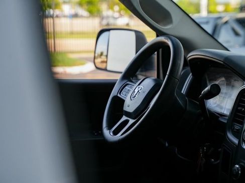 Used 2018 RAM 2500 Tradesman w/ Chrome Appearance Group image 35