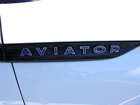 Used 2023 Lincoln Aviator Grand Touring w/ Class IV Trailer Tow Package AWD/4WD image 4