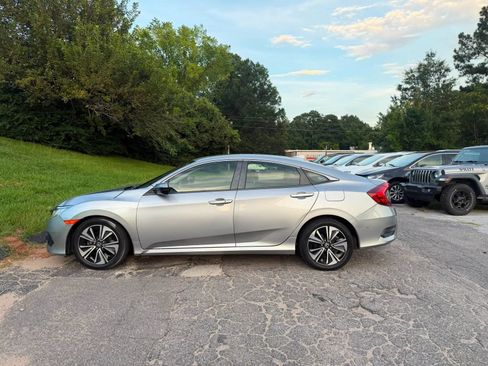 Used 2018 Honda Civic EX-T image 5