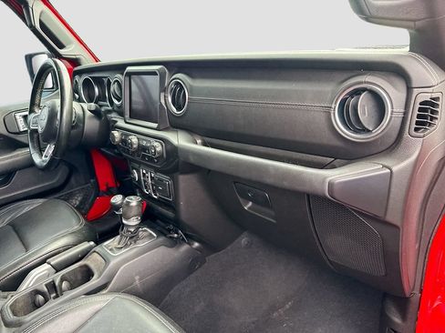 Used 2022 Jeep Wrangler Unlimited Sahara AWD/4WD image 33