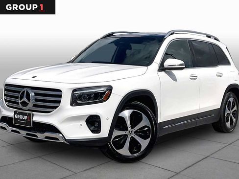 Used 2025 Mercedes-Benz GLB 250 4MATIC image 1