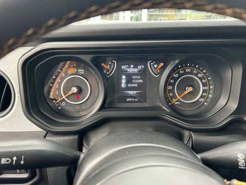Used 2024 Jeep Wrangler Unlimited Sport AWD/4WD image 14