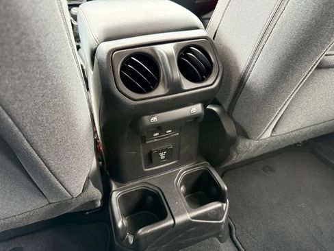Used 2025 Jeep Wrangler Unlimited Sahara AWD/4WD image 24