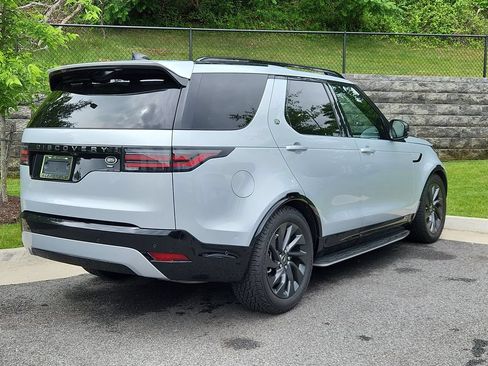 Used 2022 Land Rover Discovery S R-Dynamic AWD/4WD image 2