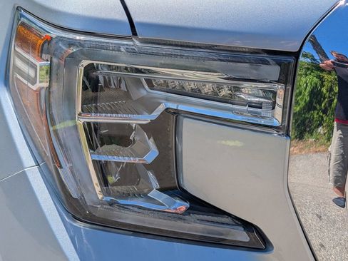 Used 2020 GMC Sierra 1500 SLT RWD image 9