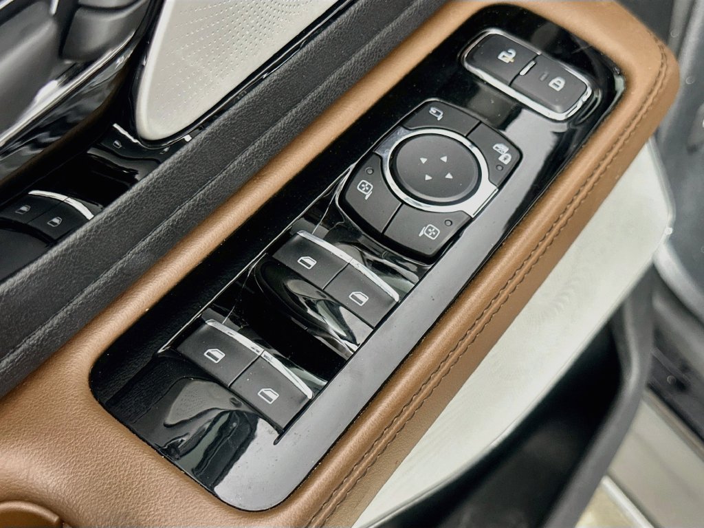 Used 2020 Lincoln Aviator Grand Touring w/ Equipment Group 302A AWD/4WD image 24