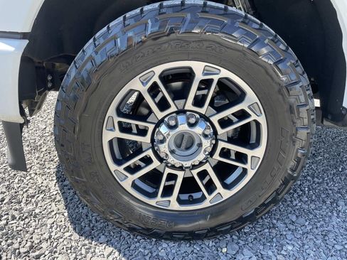 Used 2024 Ford F250 Platinum AWD/4WD image 42