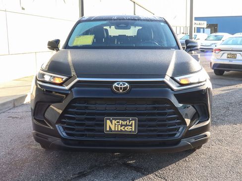 Used 2025 Toyota Grand Highlander XLE image 2