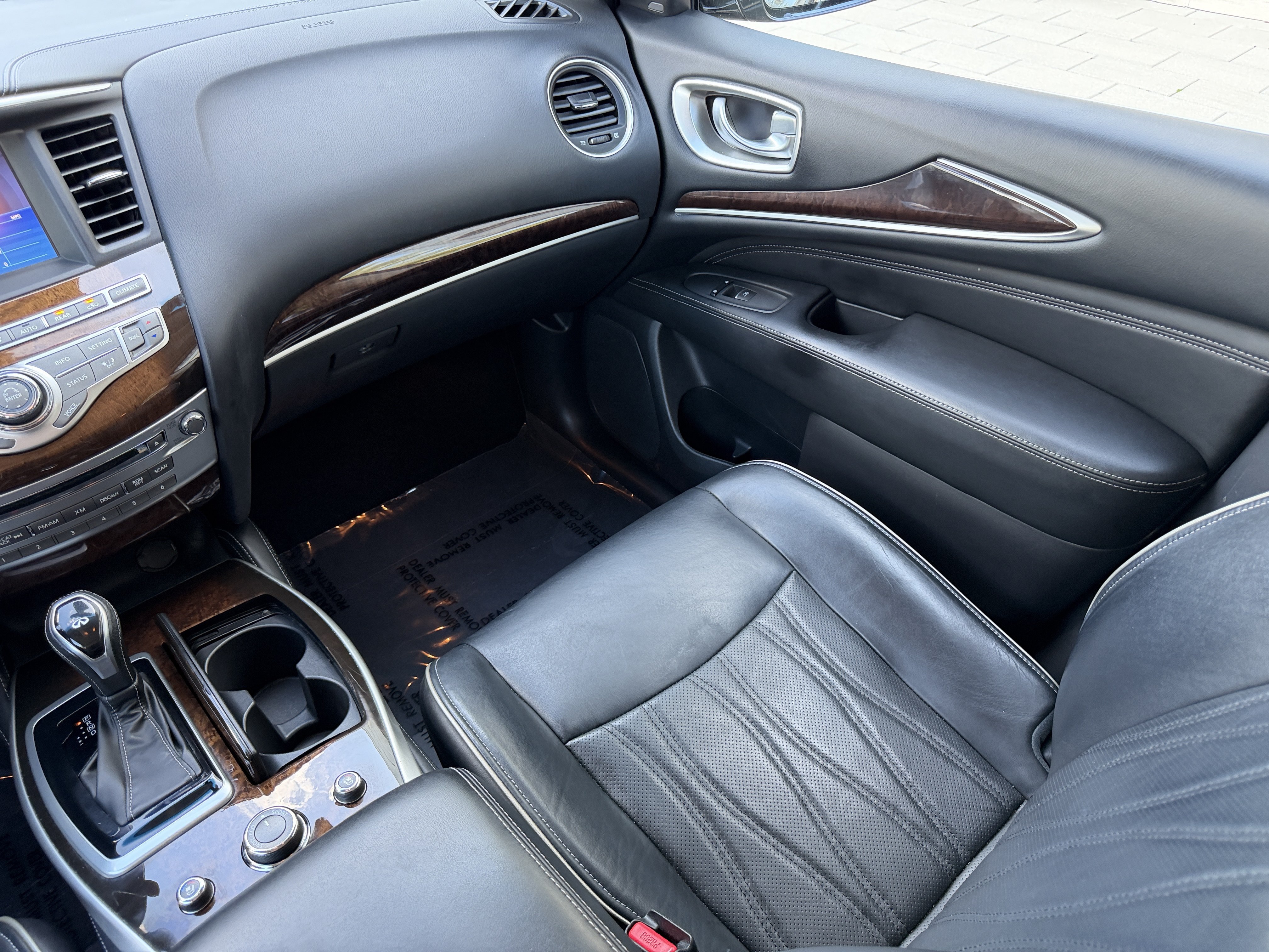 Used 2016 INFINITI QX60 FWD w/ Deluxe Technology Package image 17