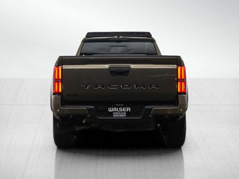 Used 2024 Toyota Tacoma TRD Off-Road image 4
