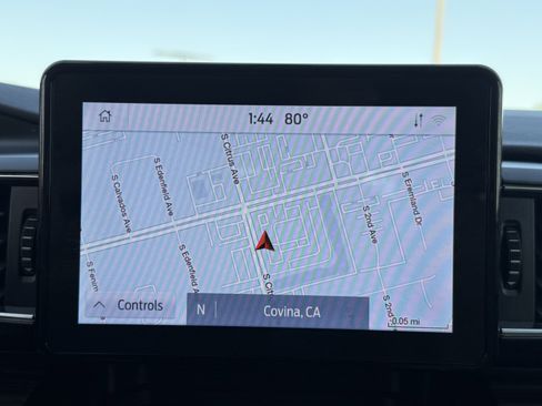 Used 2024 Ford Explorer Limited image 23