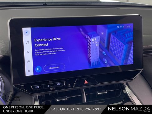 Used 2023 Toyota Venza XLE image 30