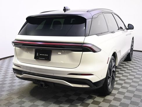 Used 2024 Lincoln Nautilus Reserve w/ Equipment Group 202A AWD/4WD image 6