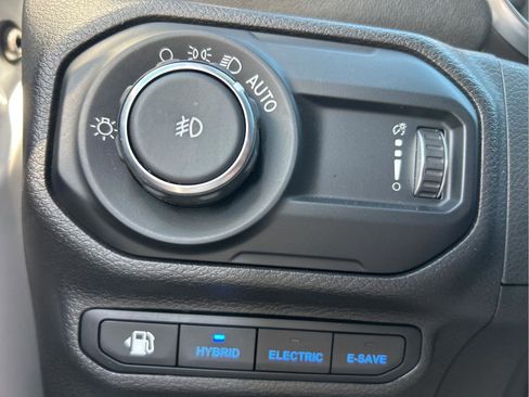 Certified 2023 Jeep Wrangler Unlimited Sahara w/ Cold Weather Group image 15