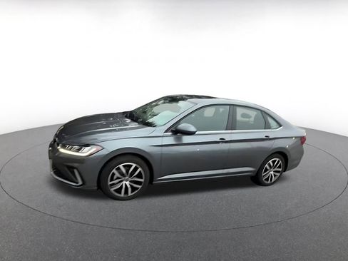 Used 2025 Volkswagen Jetta SE image 8