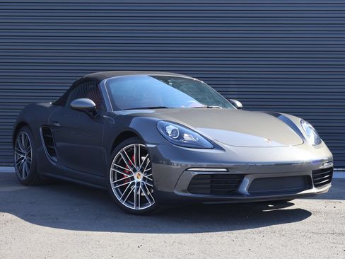 Used 2019 Porsche 718 Boxster S RWD image 8