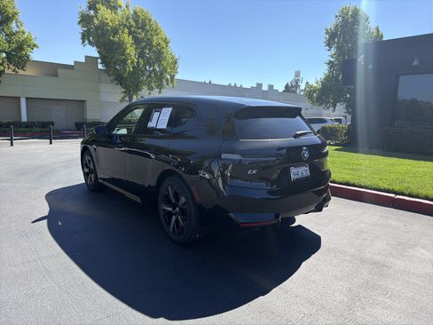 Used 2024 BMW iX xDrive50 w/ Sport Package AWD/4WD image 46