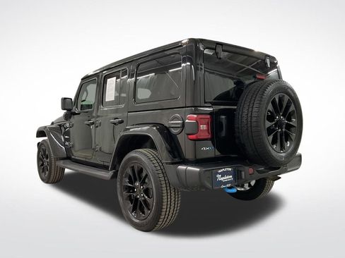 Used 2023 Jeep Wrangler Unlimited Sahara w/ Cold Weather Group AWD/4WD image 2