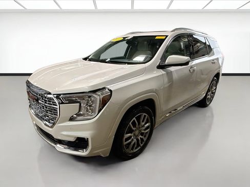 Used 2024 GMC Terrain Denali w/ Denali Premium Package AWD/4WD image 1