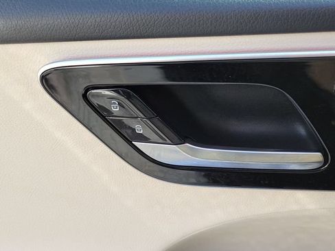 Used 2023 Mercedes-Benz C 300 Sedan image 15