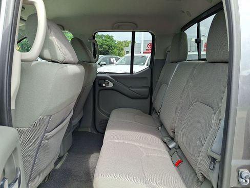 Used 2016 Nissan Frontier SV AWD/4WD image 11