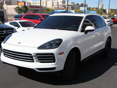 Used 2020 Porsche Cayenne image 4
