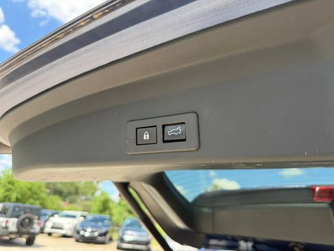 Used 2020 Subaru Ascent Touring AWD/4WD image 25